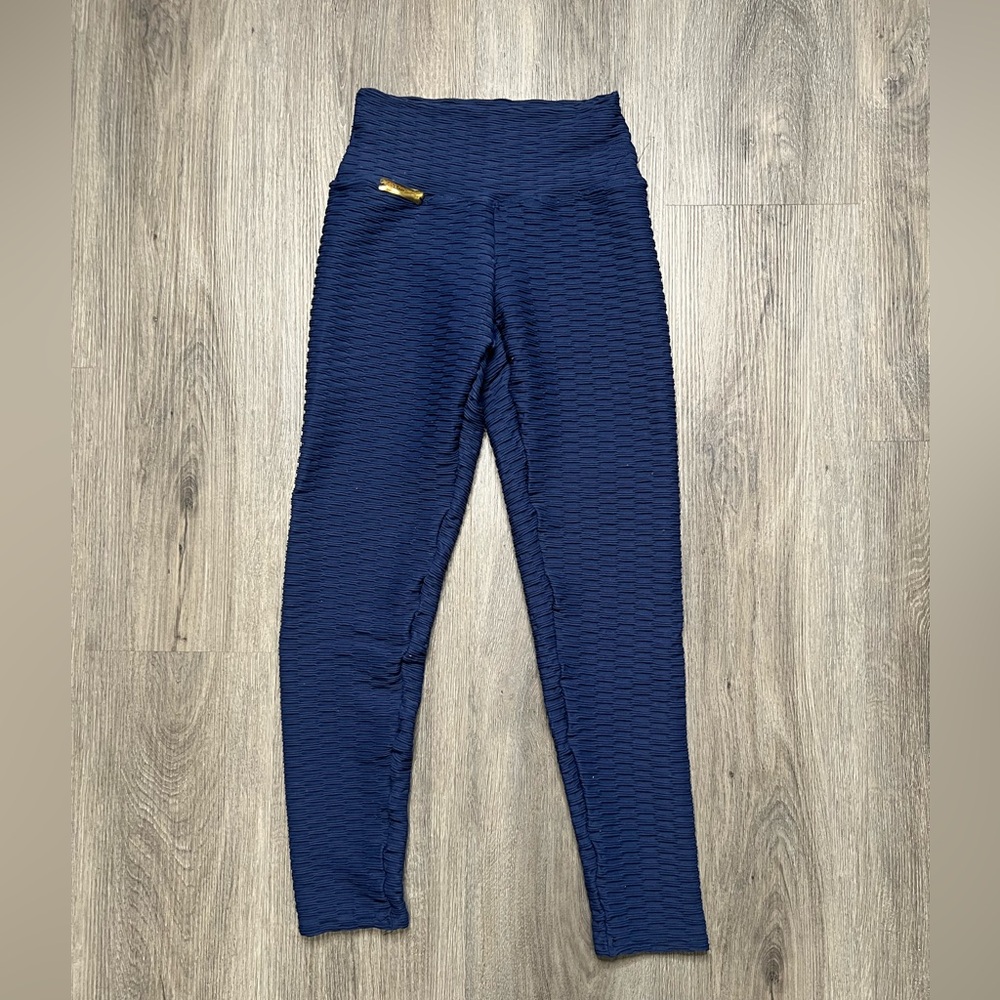 Navy blue stretchy workout leggings